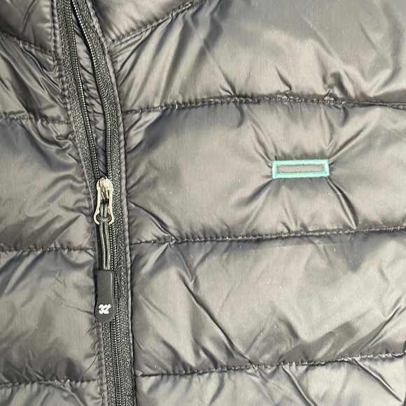 32 Degrees Lightweight Black Packable Down Vest - Picture 8 of 10